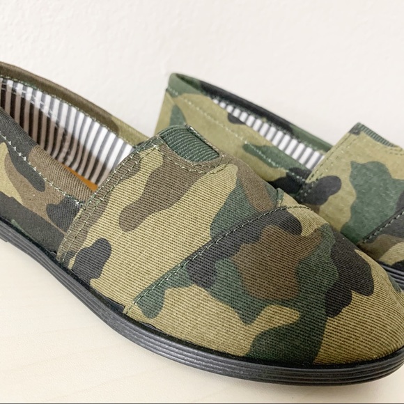 NEW Sofie Flats- in Camouflage - Picture 5 of 7